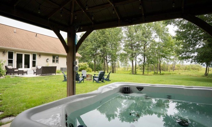 Nisswa Cabin | Sept 26 & Oct 4 Open! Golf getaway,Lake Edward, Mins to Nisswa, Hot Tub, Game Rm