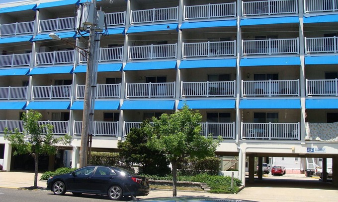 North End Condo | September 8-11 Special 537