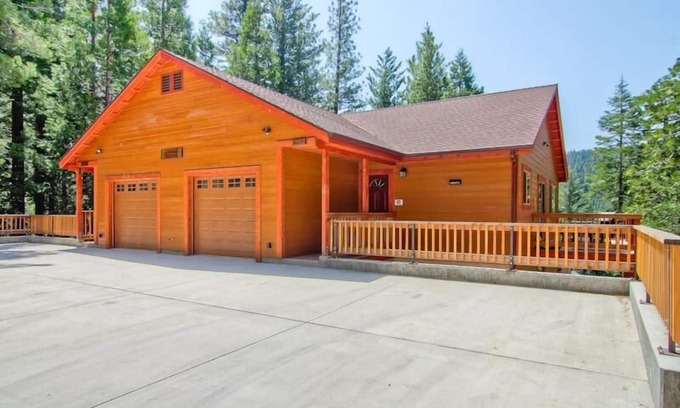 Yosemite West House | Sequoias West