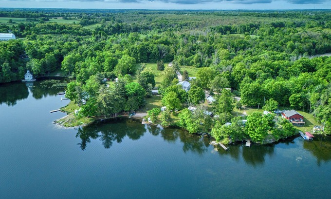 Frontenac Cabin | Serene 2-Bed + Futon Lakeside Cottage: Sleeps 5-6, Full Amenities!
