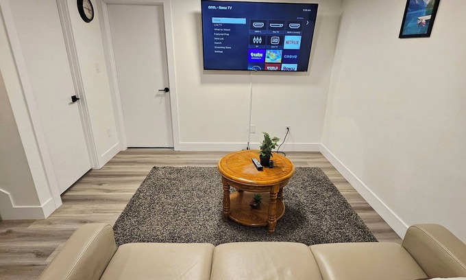 Southwest Edmonton House | Serene 2-bedroom basement suite for family and friend in pleasant Edmonton.