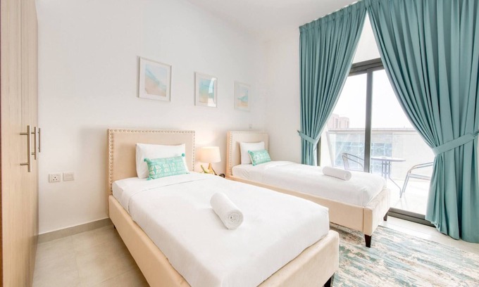 Dubai Apartment | Serene 2 Bedrooms Apartment