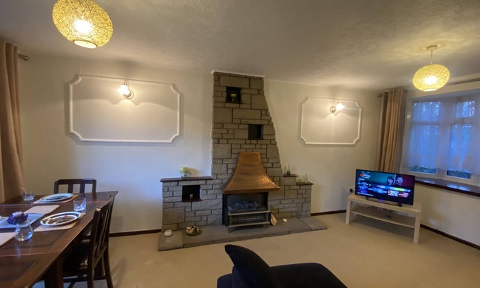 Harborne House | Serene 3/4BR in Harborne