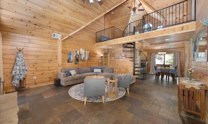 Alta Sierra Cabin | Serene 4 bedroom Cabin in Southern Sierras Near Kernville/Lake Isabella