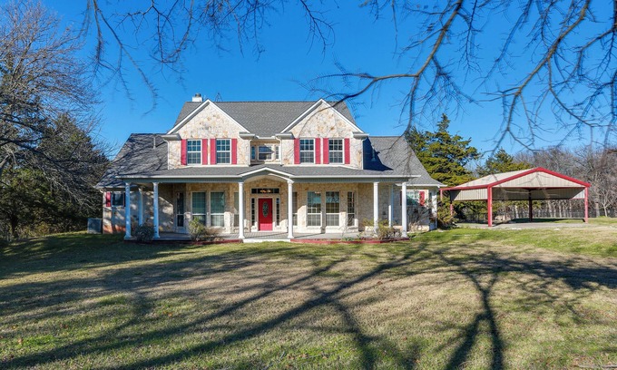 Westminster House | Serene 50-Acre Nature Retreat Near Melissa & Anna