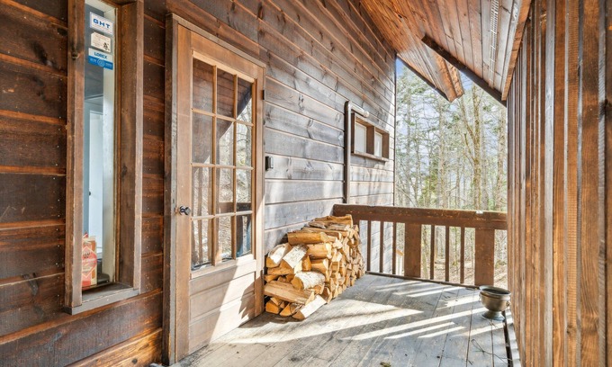 Pittsfield House | Serene Architect-designed Vermont Chalet 4 Bedroom Home