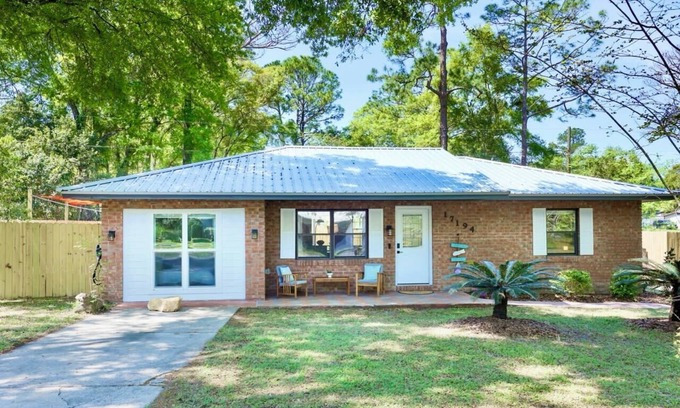 High Springs House | Serene at the Springs - New Reno & Tesla Charger