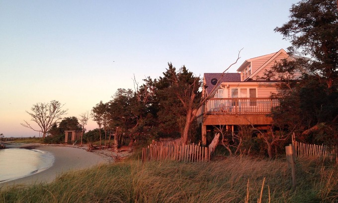 Onancock Cottage | Serene Bayfront Cottage on Private Beach - Waterfront Beach House