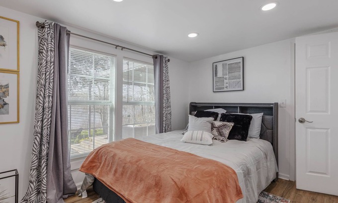 Lottie House | Serene Bayou Retreat - Spacious 4BR Home in Breaux Bridge for Families