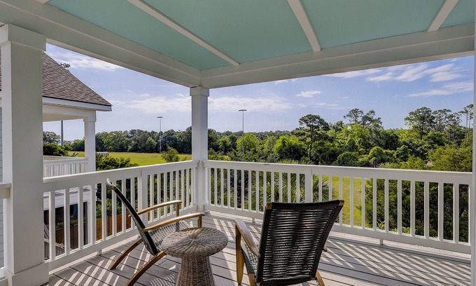 Palmetto Dunes House | Serene Beach Home w/Bikes, Golf, & Tesla Charger – Walk to Port Royal Sound!