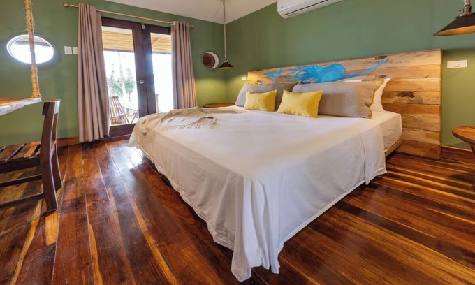 Little Corn Island Hotel | Serene Boat Room Retreat at Yemaya Reefs, Nature's Paradise in Nicaragua
