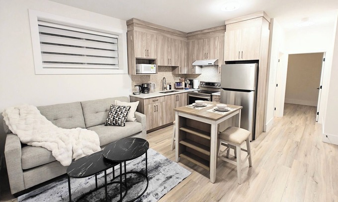 Surrey House | Serene Brand New Suite in South Surrey/WhiteRock