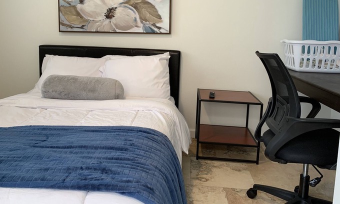 Castro Valley Cottage | Serene & Bright 1 Bedroom Cottage/Garden Views/Free Parking/Free Laundry