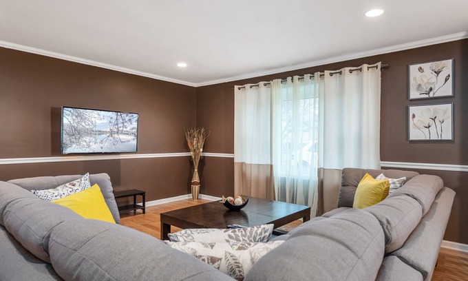 Stafford House | Serene Cave in Stafford, Va