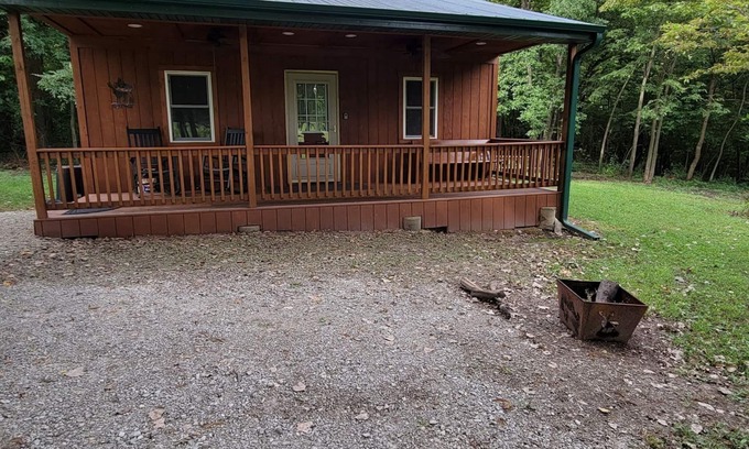 Moscow Cabin | Serene Chalet on the Hill cabin near beautiful Cedar River.