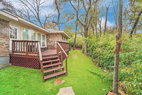 Garland House | Serene Deck 10 Mins Garland City Square