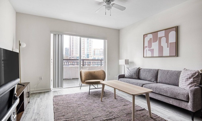 West Bellevue Apartment | Serene Downtown Bellevue 2BR w/W/D & Storage, near Shops, by Blueground