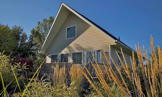 Bluewater Cottage | Serene Escape Private and Tranquil!