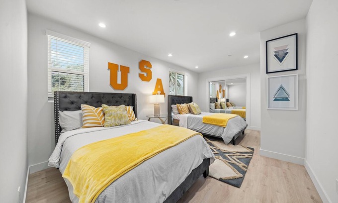 Hollywood House | Serene Escapes Hollywood