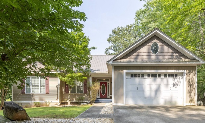 Gainesville House | Serene Getaway on Lake Lanier. Enjoy beautiful views any time of the year.