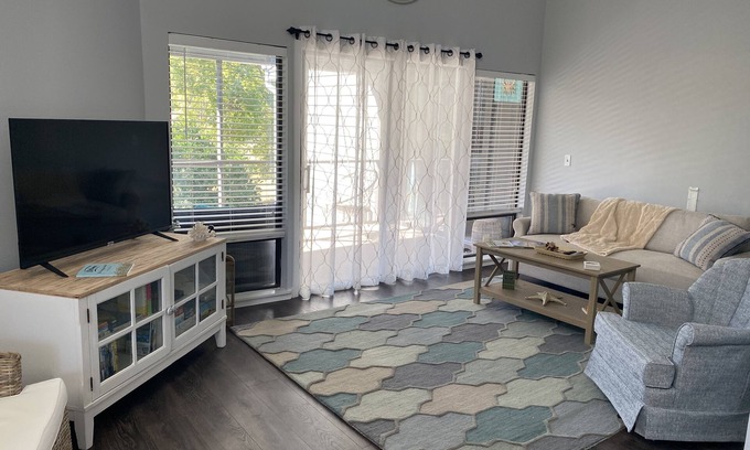 Hampstead Condo | Serene Hampstead Condo on Golf Course near Ocean