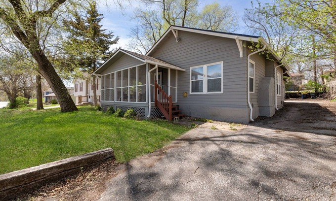 Rockhill Manor House | Serene Haven Retreat 2BR 1BTH
