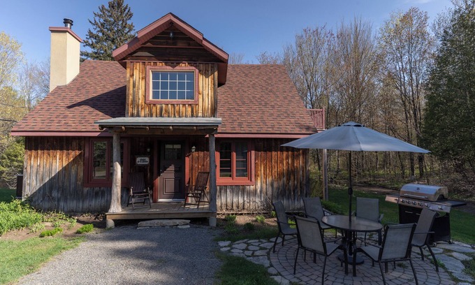 Mauricie House | Serene Hideaway Surrounded by Stunning & Peaceful Landscapes, Outdoor Trails