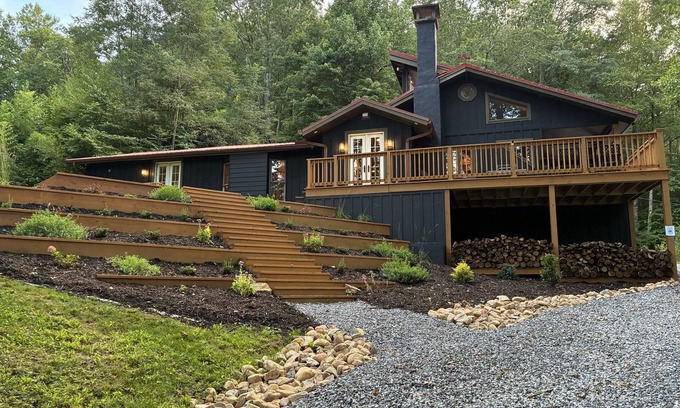 Highlands House | Serene Highlands retreat with modern comforts, sauna and charm