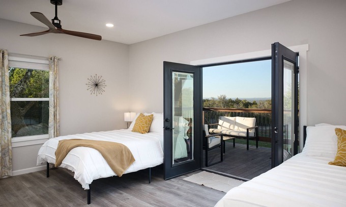 Spring Branch House | Serene Hill Country Casita ~ Scenic View ~ Patio