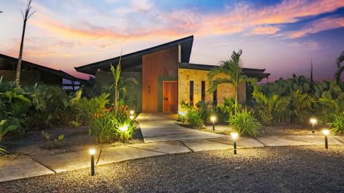 Monterrey Cabin | Serene Hills