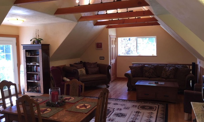 Sedro-Woolley Cottage | Serene Hobby Farm Cottage Get Away, 10 Minutes From Mount Vernon.