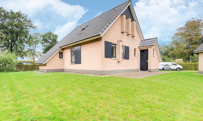 Sondel House | Serene Holiday Home in Gaasterlân-Sleat