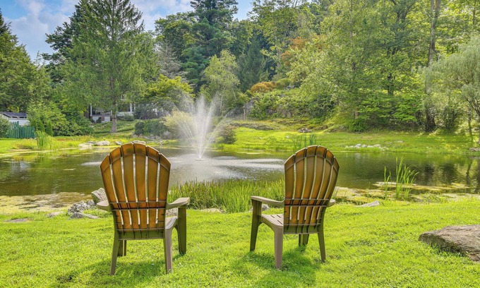 Holmes Cottage | Serene Holmes Cottage Near Lakes & Trails!
