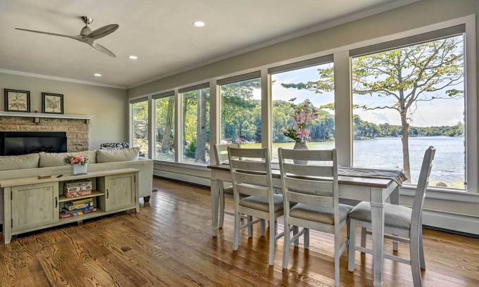 Hopatcong House | Serene Hopatcong Cottage w/50-Foot Dock!