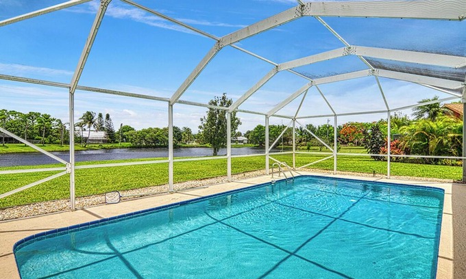 Jensen Beach House | Serene LAKE House 3br Heated POOL Home - near the beach and quiet!