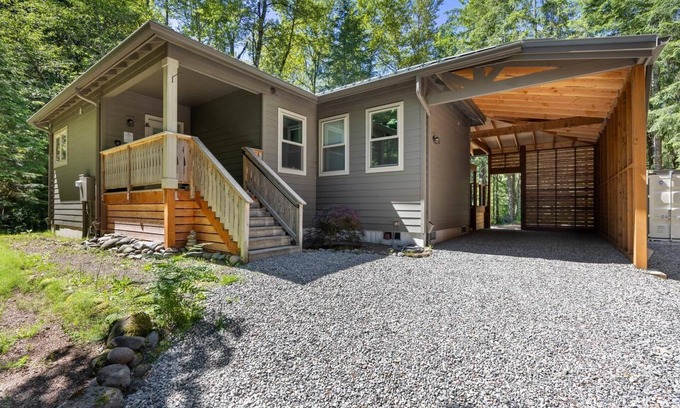 Rhododendron Cabin | Serene Leilani Cottage along the Sandy River, hot tub, BBQ, dogs welcome