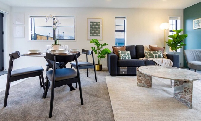 Christchurch Villa | Serene Living: 2-bed w/Carpark