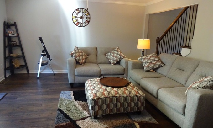 Helen Condo | Serene Luxury Condo! Low rent! High Speed WiFi! 2King Beds! Walk to Downtown!