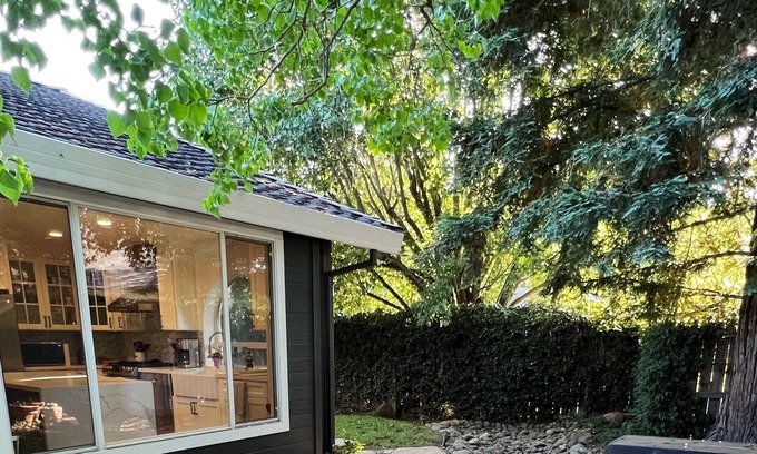 Elk Grove House | Serene Modern Family Getaway: Near Midtown/Downtown/Folsom Lake