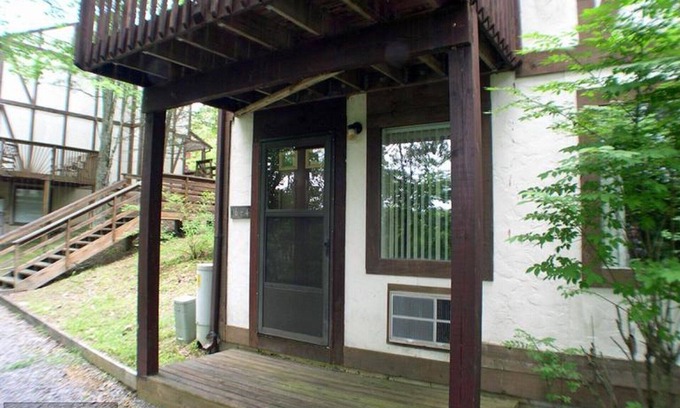 Basye Apartment | Serene Mountain Area- 1 BR, Hiking, Biking, Golf, Skiing