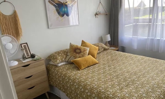 Waitara House | Serene near the sea