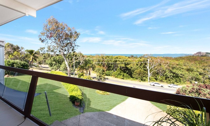 Lammermoor House | Serene ocean & harbour views