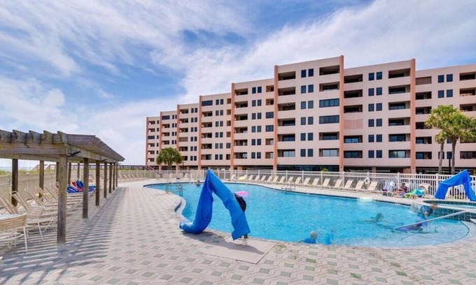 North West Florida Condo | Serene Penthouse unit with Hot Tub and Music, Gulf Front