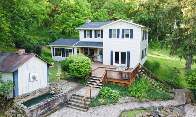 Killbuck Other | Serene Retreat in SW Holmes County, OH - Nature-Lover's Paradise - Dog-Friendly!