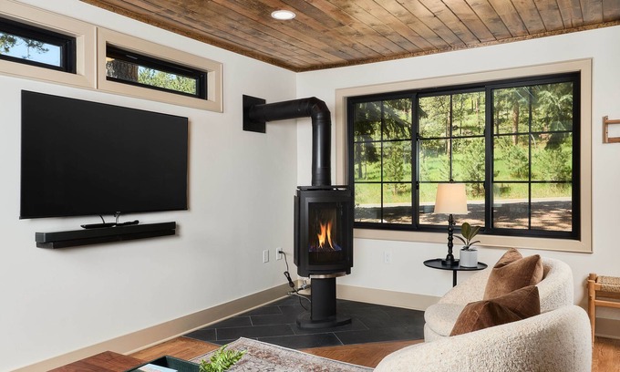 Cascade Cabin | Serene Riverhouse Getaway: Outdoor Shower, Hot Tub, & Cozy Fire Pit