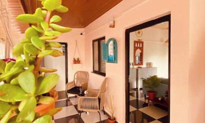 Patnem Apartment | Serene Room on Rentnn