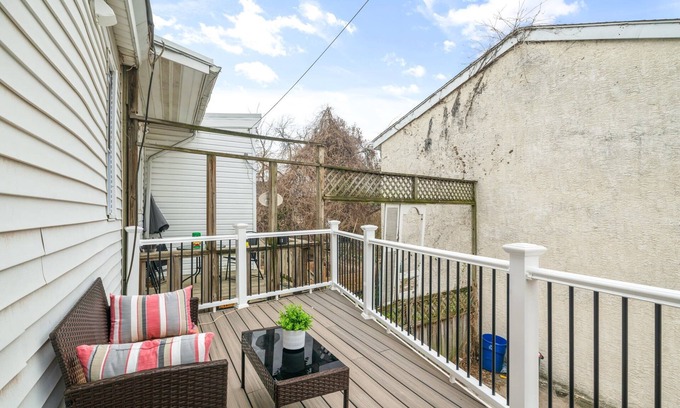 Manayunk Apartment | Serene Silverwood – Spacious 2B/2B with Parking