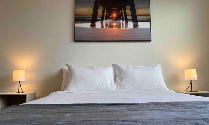 Southside Apartment | Serene Stay Rental Unit With Pool