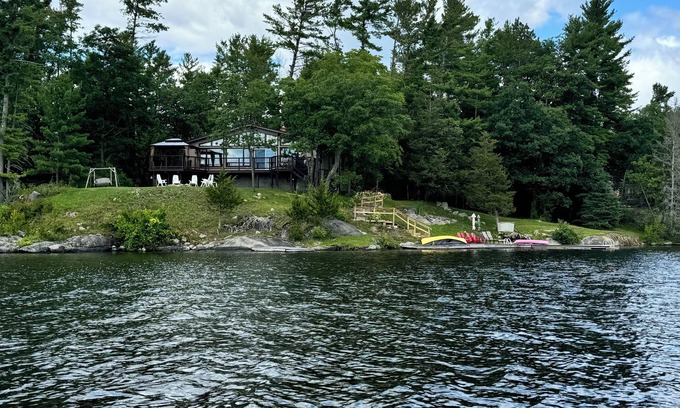 North Kawartha Cottage | Serene Stoney Lake Sunlit Point