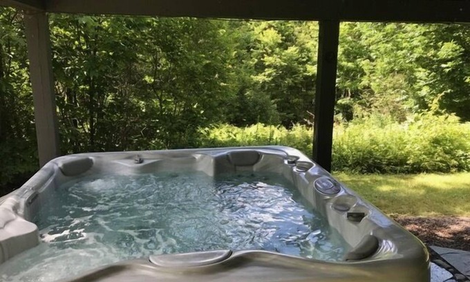 Stowe Hollow House | Serene Stowe Retreat Nestled in the Woods